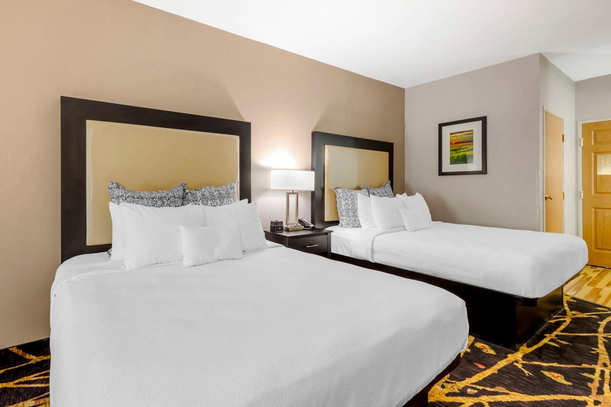 Western Des Moines West & Hotel 3*